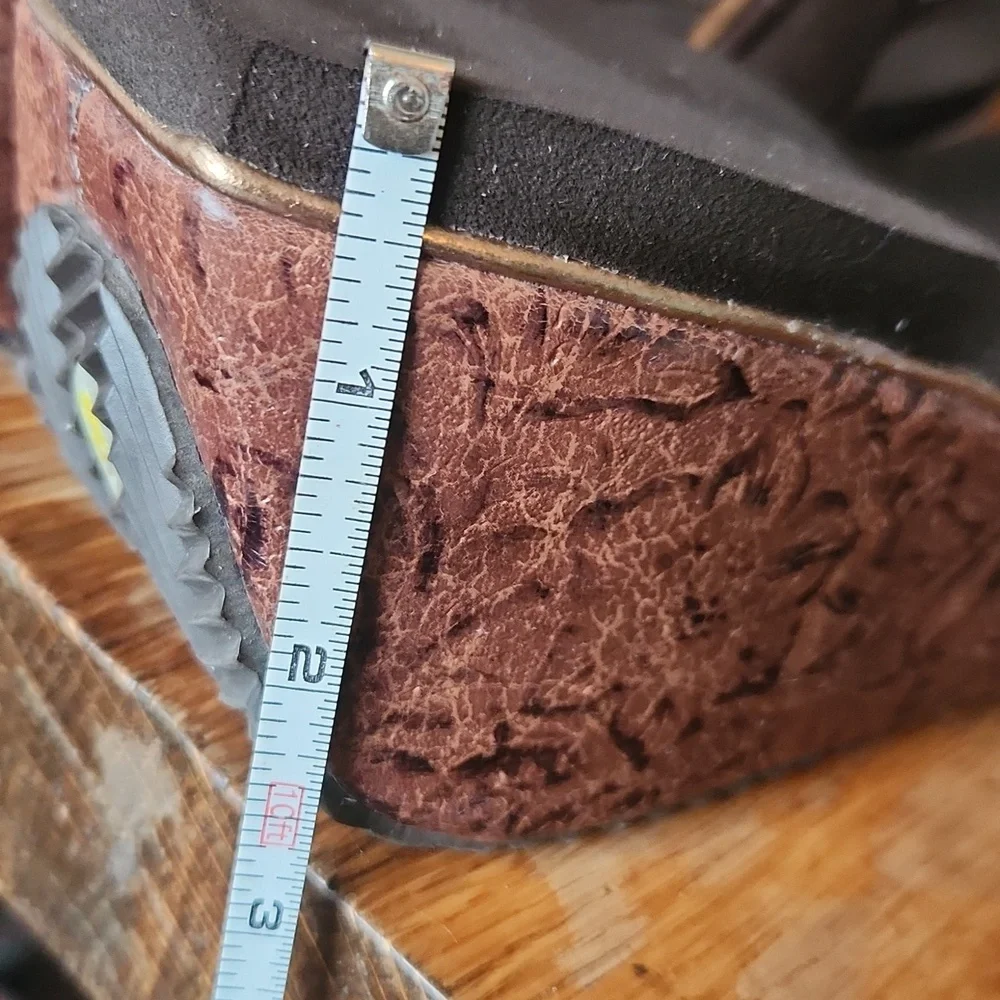 Volatile‎ Tooled Frappachino  Platform Heel Thong Sandal Brown sz 10 Chunky - Picture 10 of 13